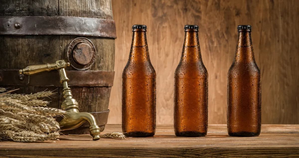 Cerveza de marca blanca con etiqueta personalizada para negocios HORECA